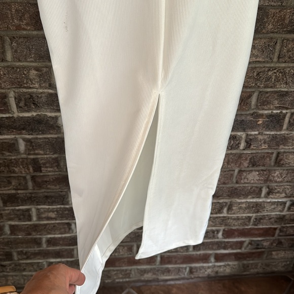 FASHION NOVA. Everlasting midi dress size M while - Picture 4 of 6